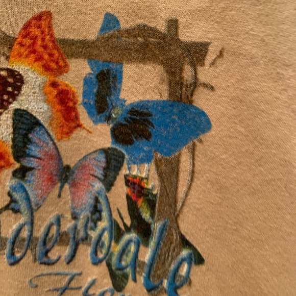 NWOT Size L Florida Tan T-shirt w/butterflies - Picture 3 of 9
